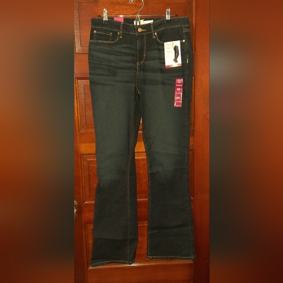 Women's signature series bootcut jeans - Picture 2 of 5